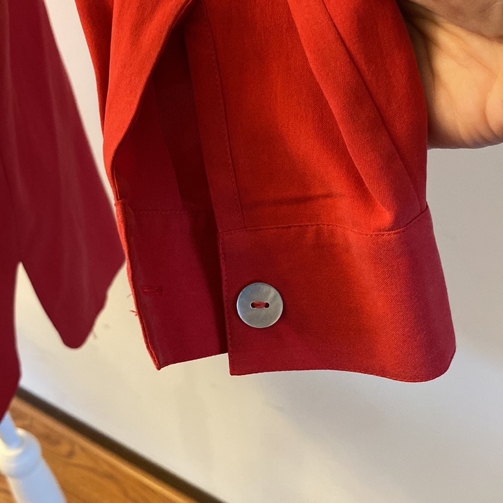 Anne Carson 100% silk women’s Red button down long sleeve shirt padded size M - Picture 6 of 12